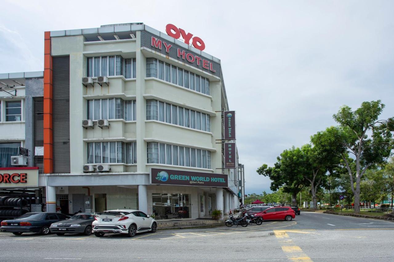 Oyo 89966 Green World Hotel @ Seri Putra Kajang Eksteriør billede