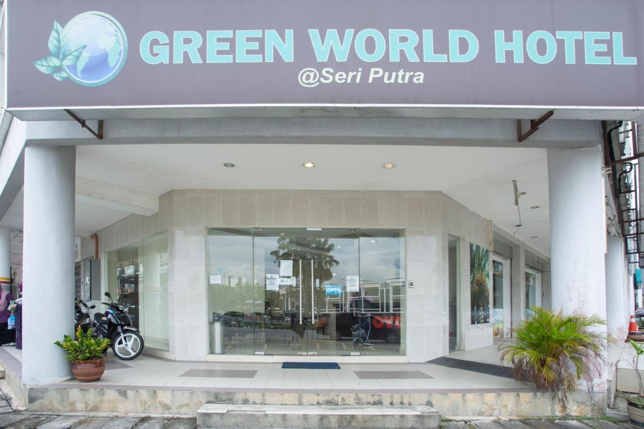 Oyo 89966 Green World Hotel @ Seri Putra Kajang Eksteriør billede