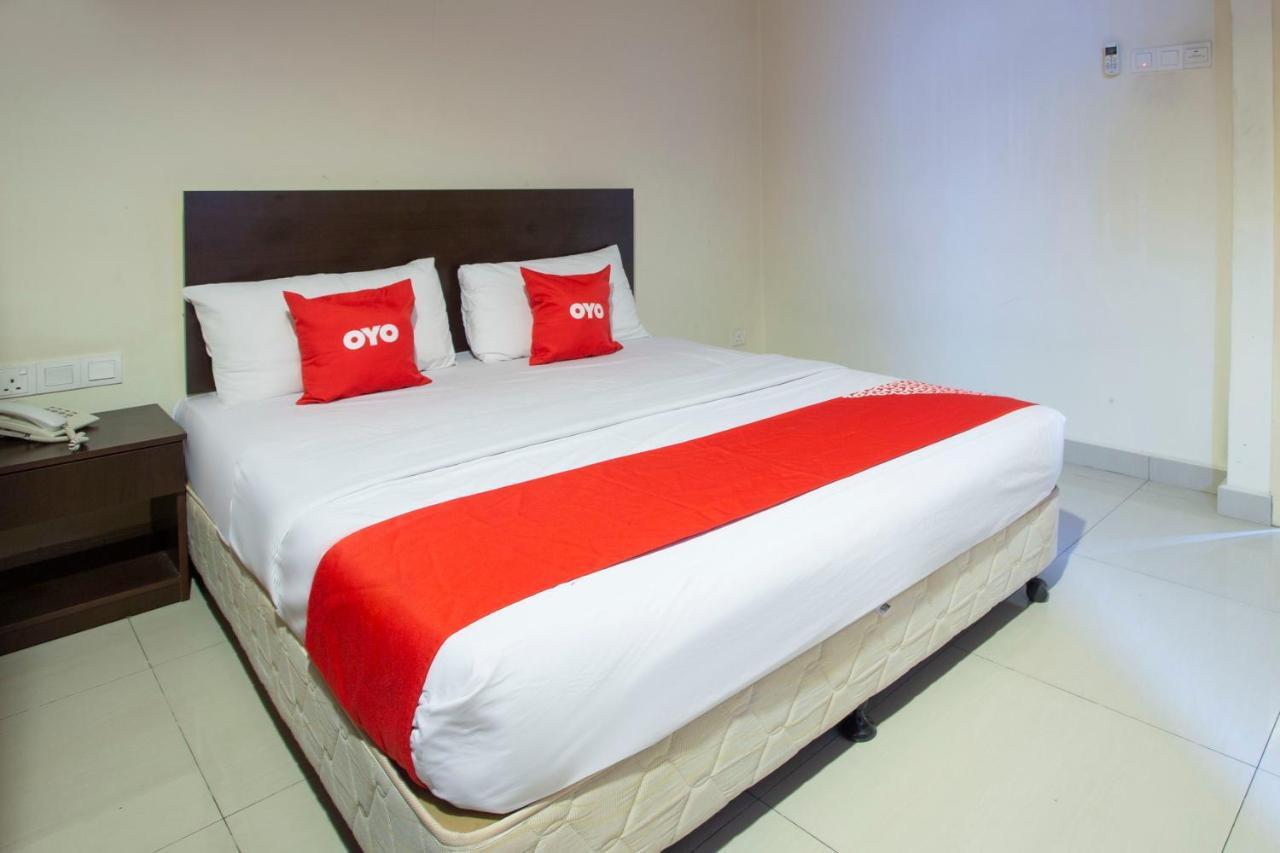 Oyo 89966 Green World Hotel @ Seri Putra Kajang Eksteriør billede