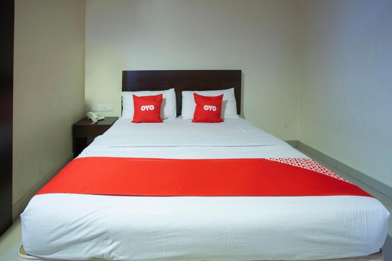 Oyo 89966 Green World Hotel @ Seri Putra Kajang Eksteriør billede