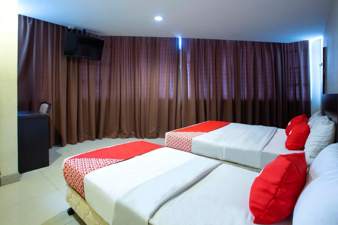 Oyo 89966 Green World Hotel @ Seri Putra Kajang Eksteriør billede