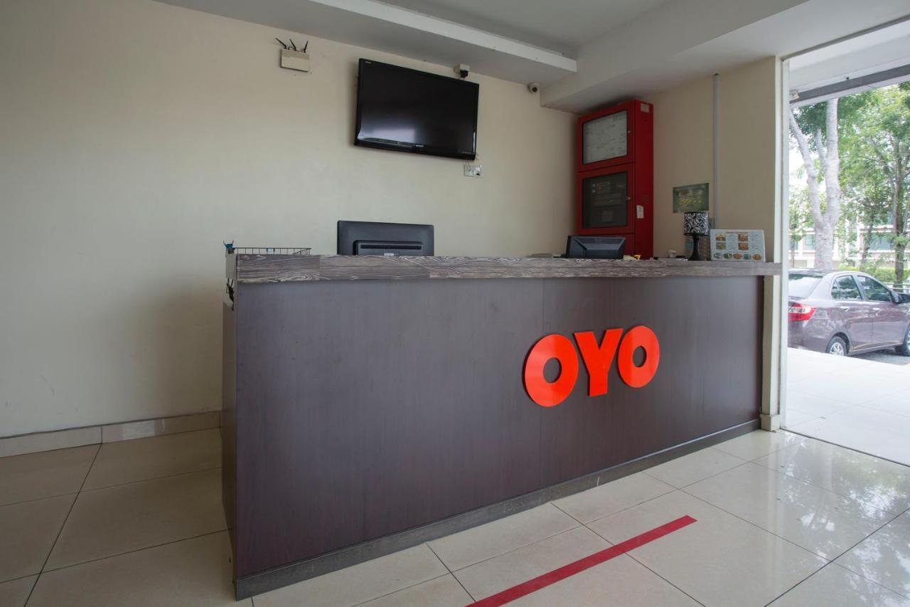 Oyo 89966 Green World Hotel @ Seri Putra Kajang Eksteriør billede
